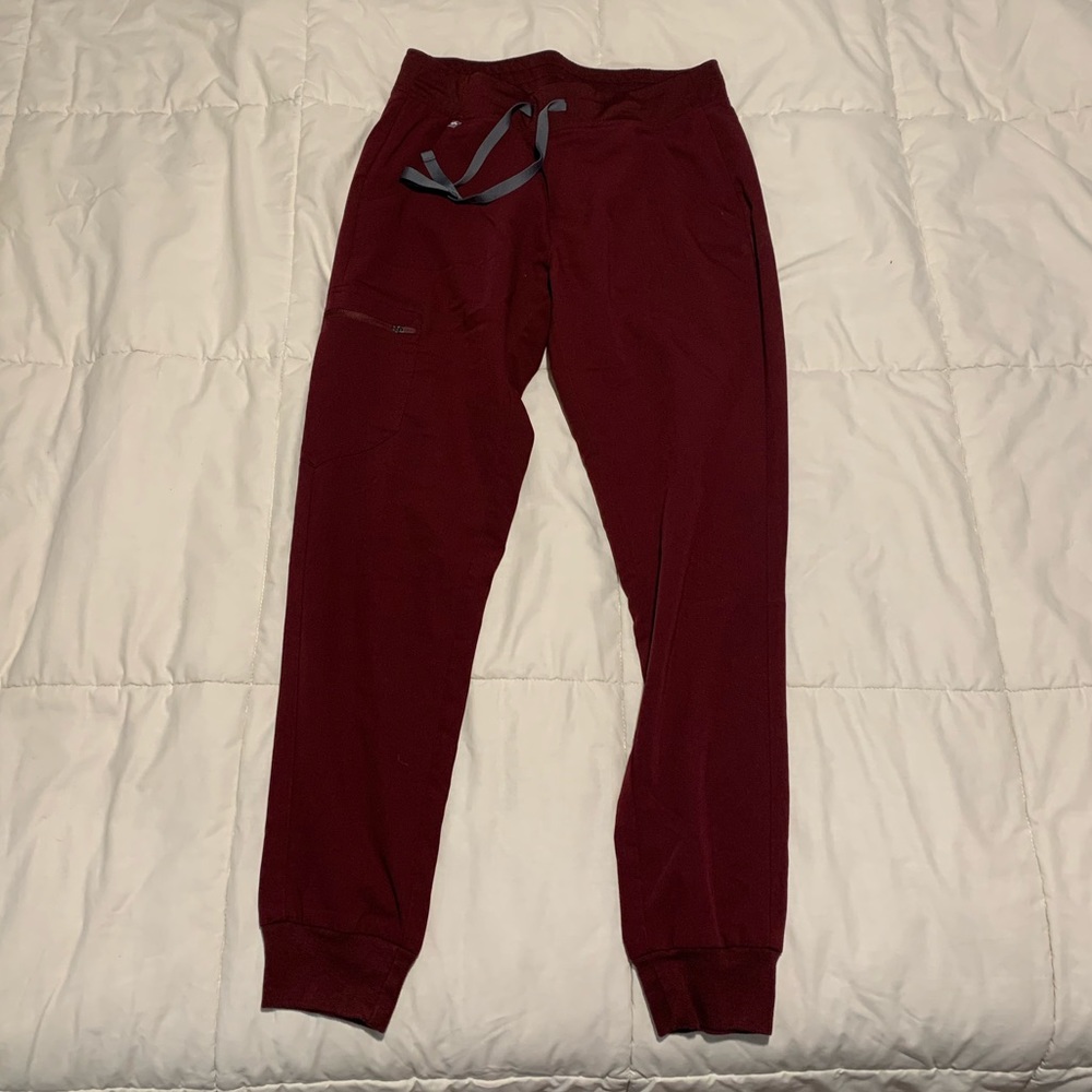 FIGS Joggers Burgundy Small